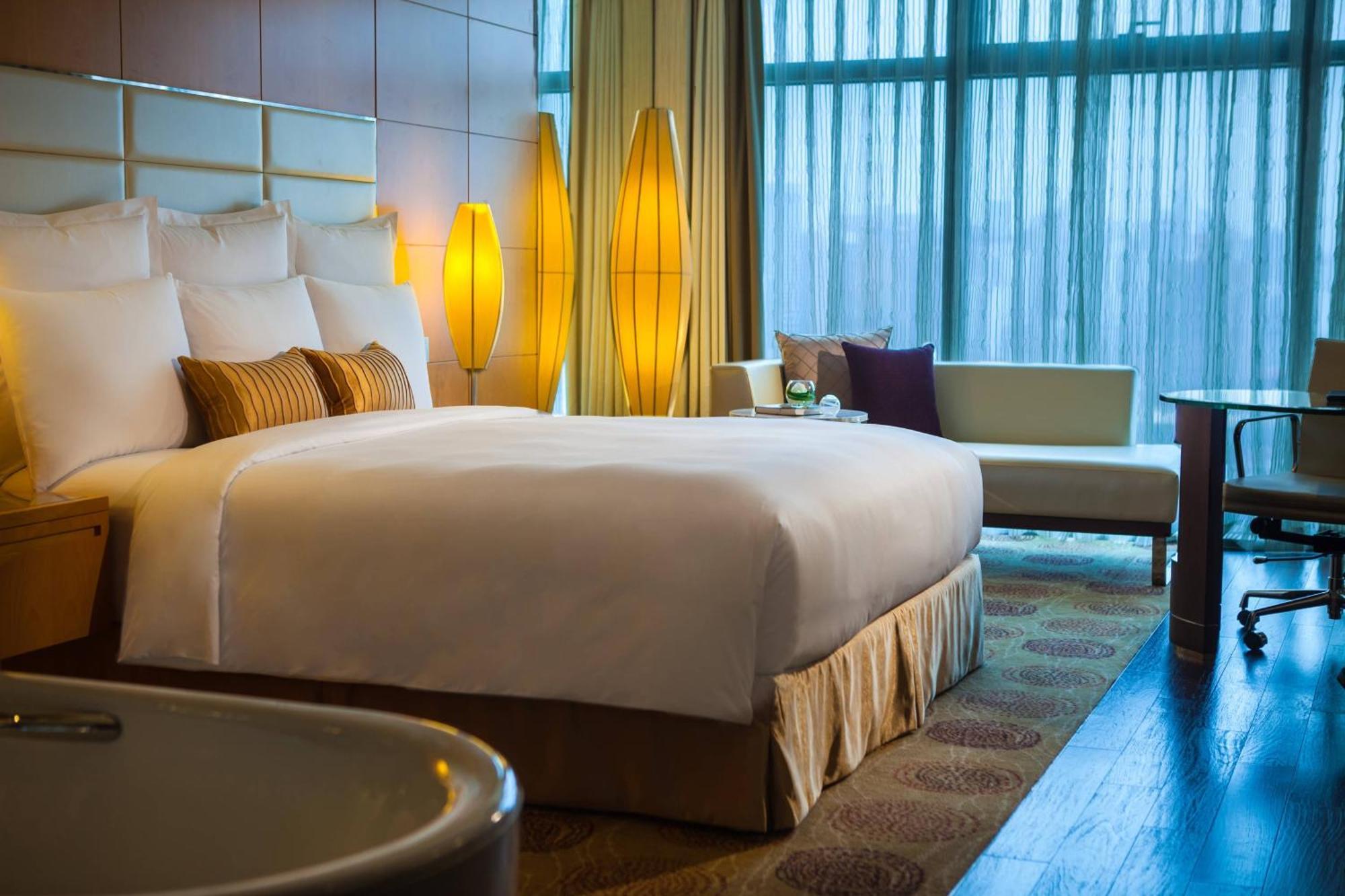Renaissance Shanghai Putuo Hotel Екстер'єр фото